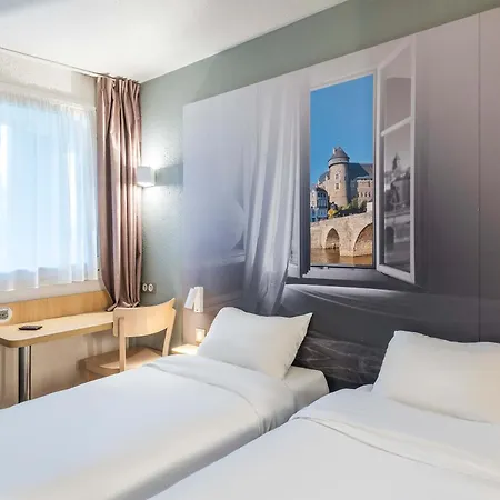 Hotel Laval Changé