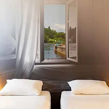 Laval Hotel Change (Mayenne)