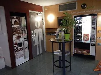 Laval فندق Changé