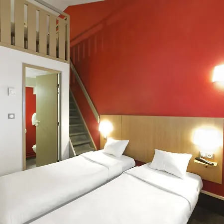 Laval Hotel 2*
