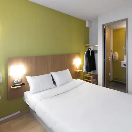 Laval Hotel Change (Mayenne)