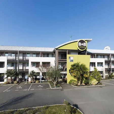 Hotel Laval 2*