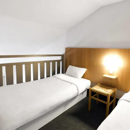 Hotel Laval 2*