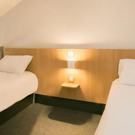 Laval Hotel 2*