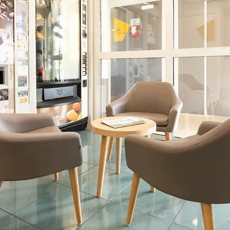Hotel Laval Change (Mayenne)