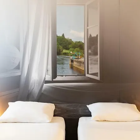 Laval Hotel Change (Mayenne)